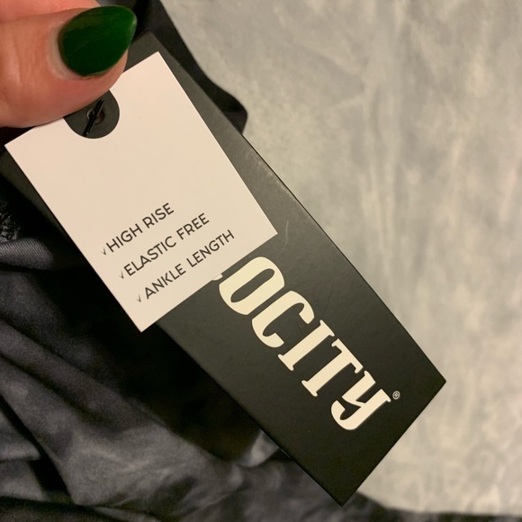 Velocity Leggings - Picture 6 of 7